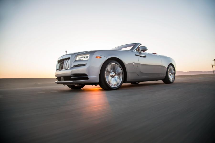  Rolls-Royce Dawn 2016 года  (US) (фото 3 из 30)